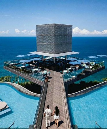 beautiful-dayclub-with